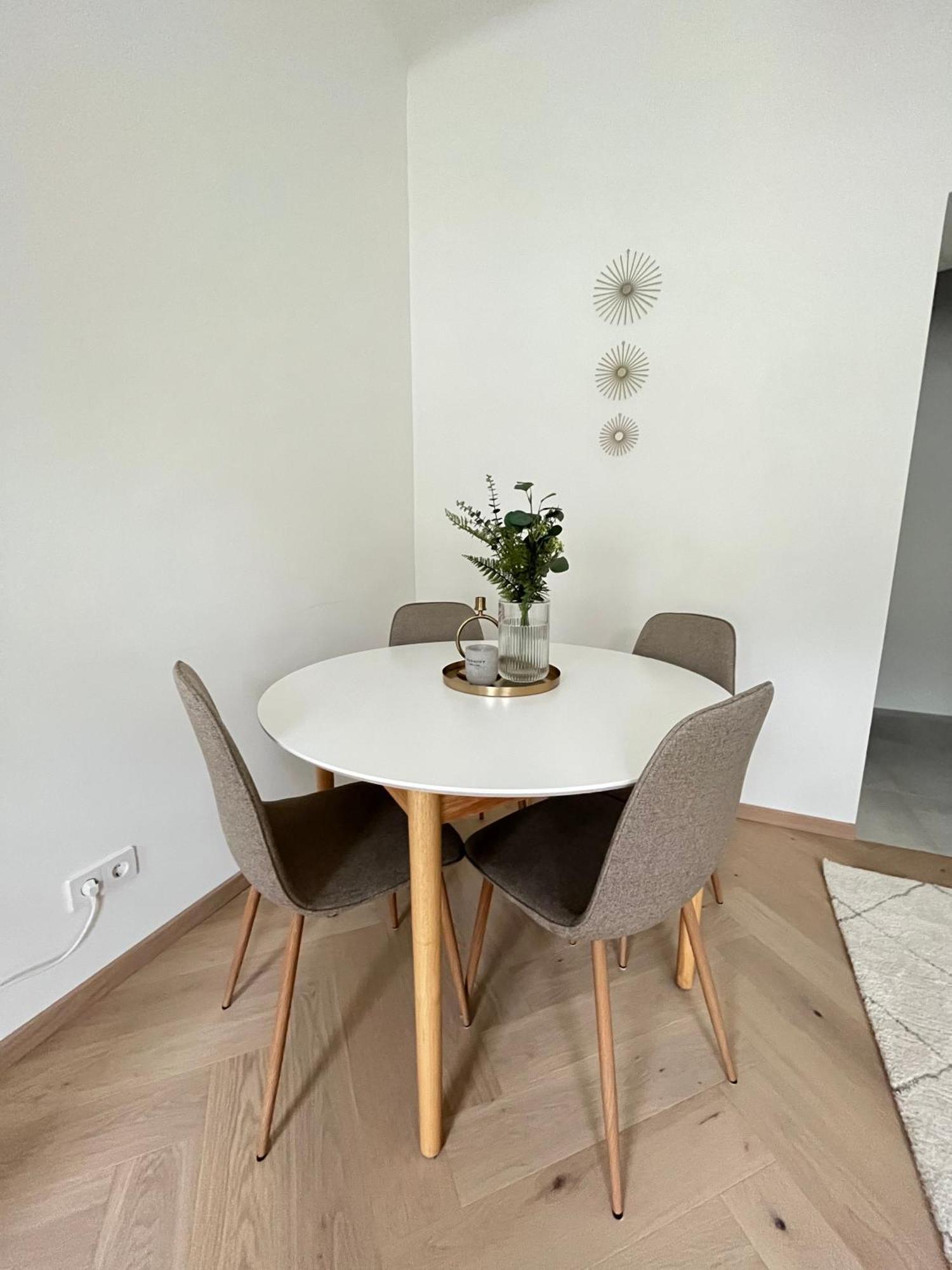 Luxurious One Room Apartment Near Schoenbrunn Palace Вена Экстерьер фото